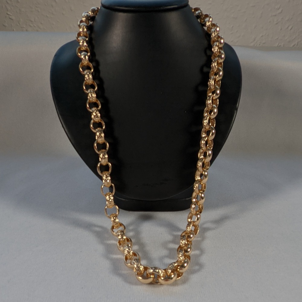 Product photo for 9ct Yellow Gold Belcher Chain with Pattern on Every Other Links 23.5