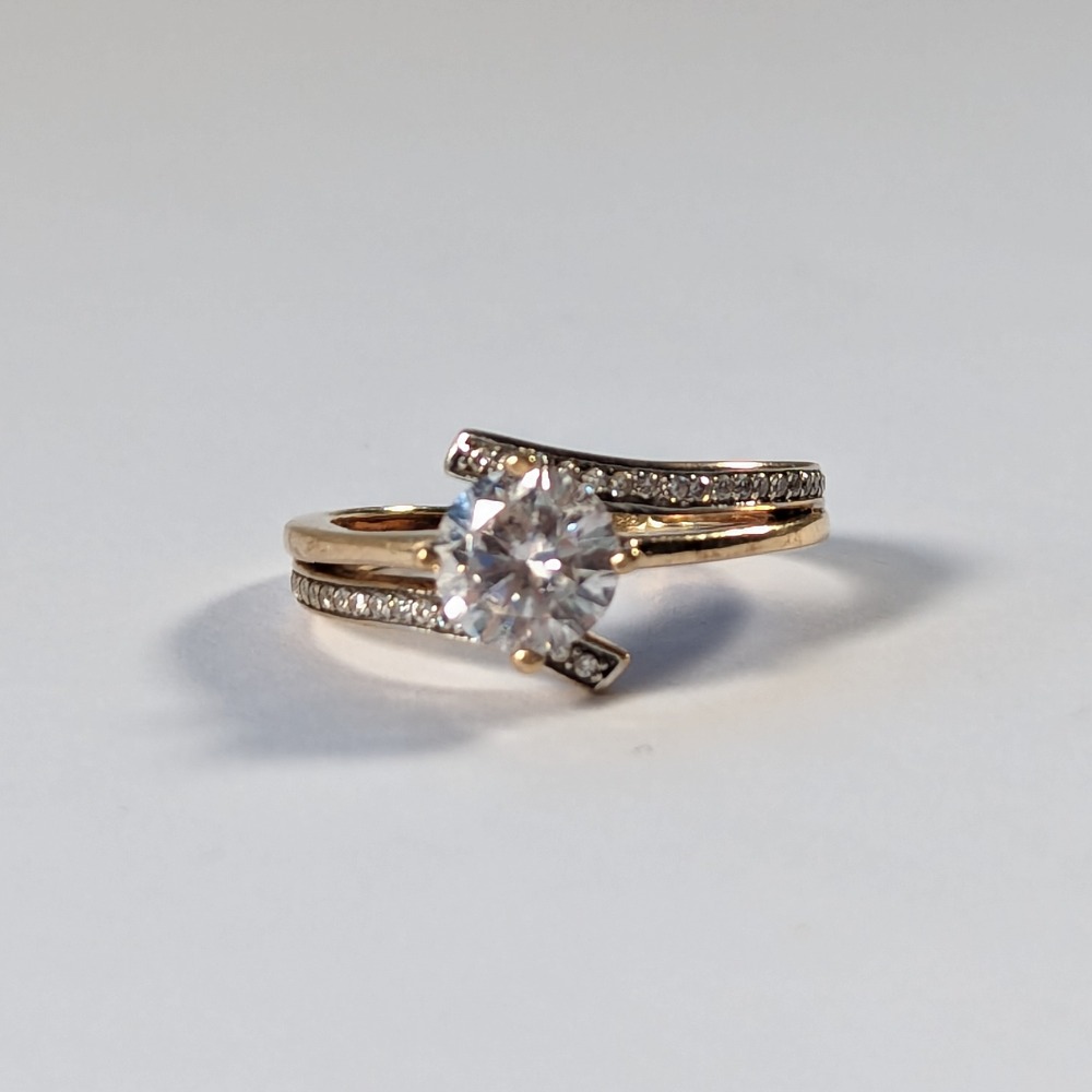 Product photo for 9ct Gold Solitaire Kissing Style *CZ* Engagement Ring Size