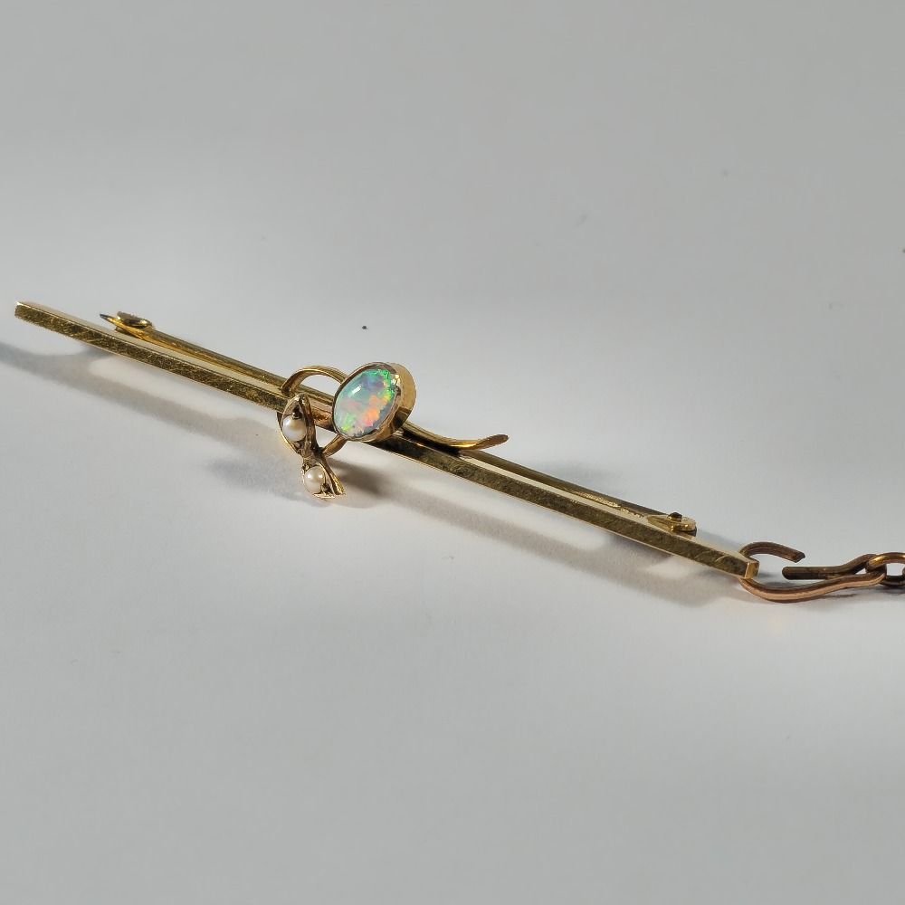 Product photo for 9ct Gold & Silver Opal Pearl Vintage Brooch with Safety Chain