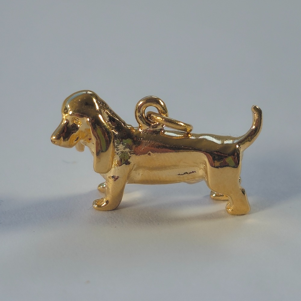 Product photo for 9ct Gold Dachshund Dog Pendant / Charm