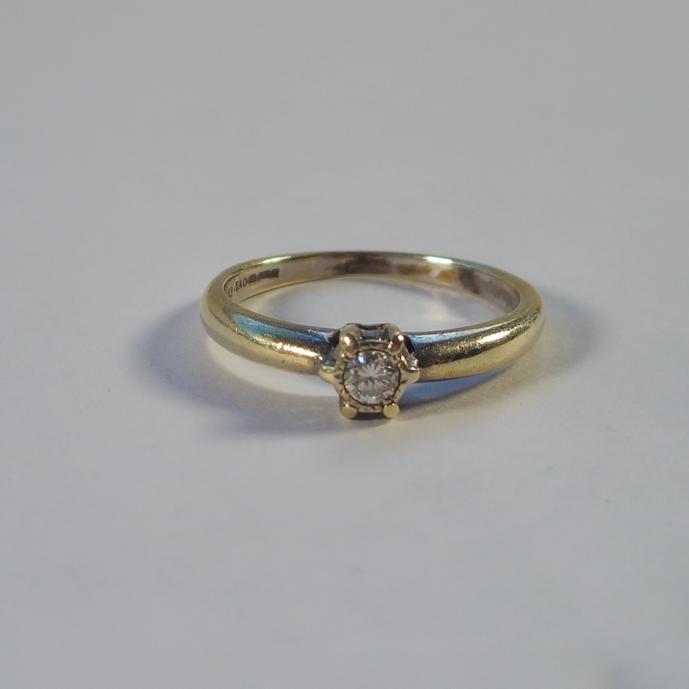 Product photo for 9ct Fading White Gold 0.10ct Diamond 6 Claw Illusion Engagement Ring Size L1/2