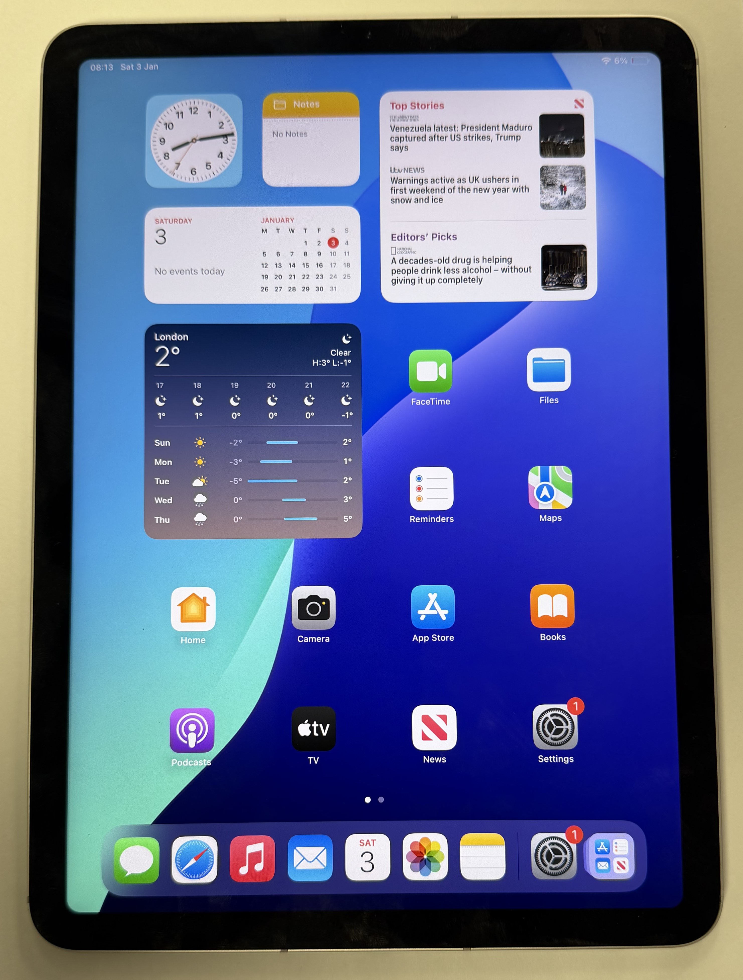 Product photo for Apple iPad Air 4th Gen 64GB Silver Unlocked WiFi Cellular A2072
