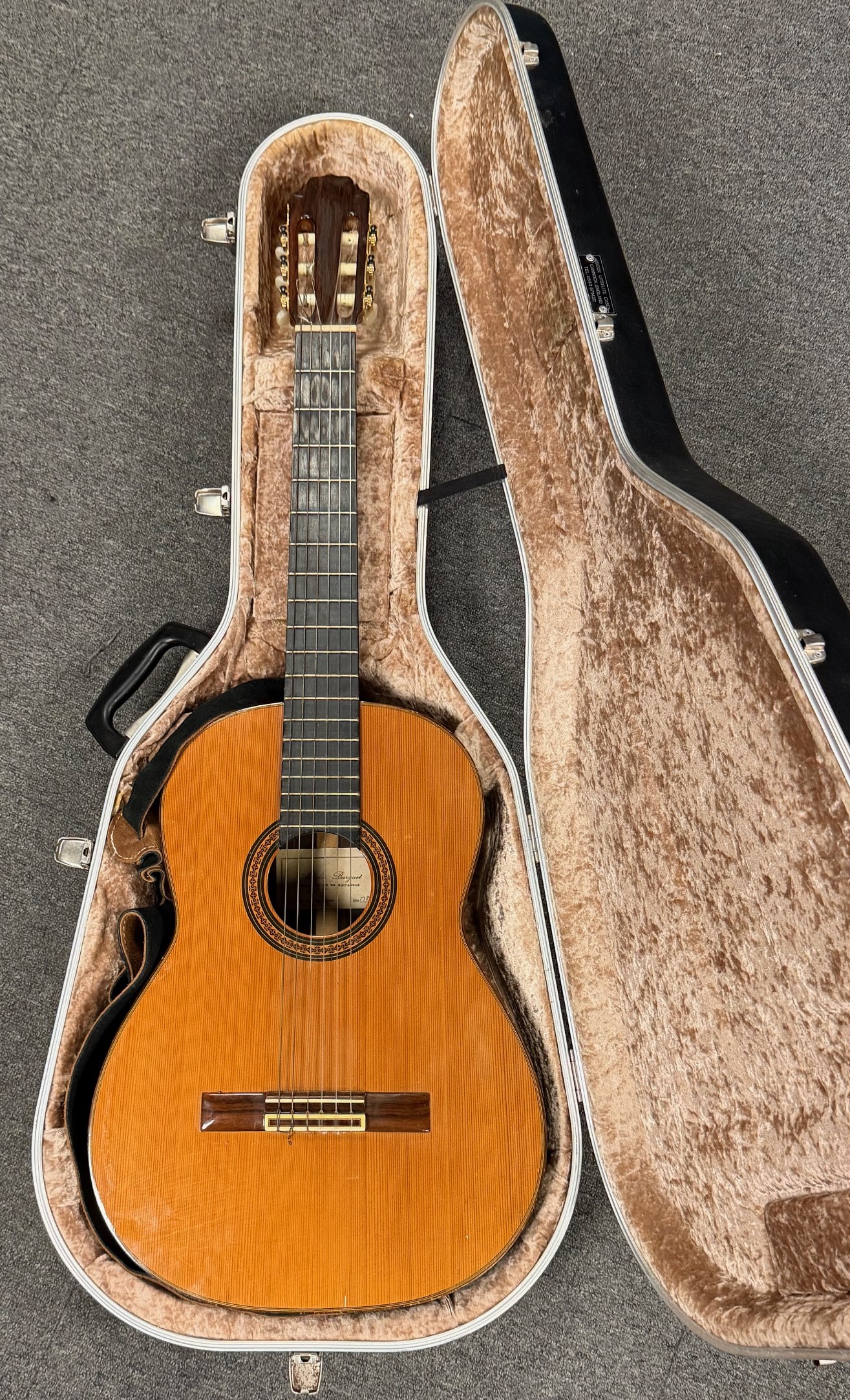 Product photo for Amalio Burguet Spanish Classical Guitar 1989 Hand Made Valencia With Hard Case