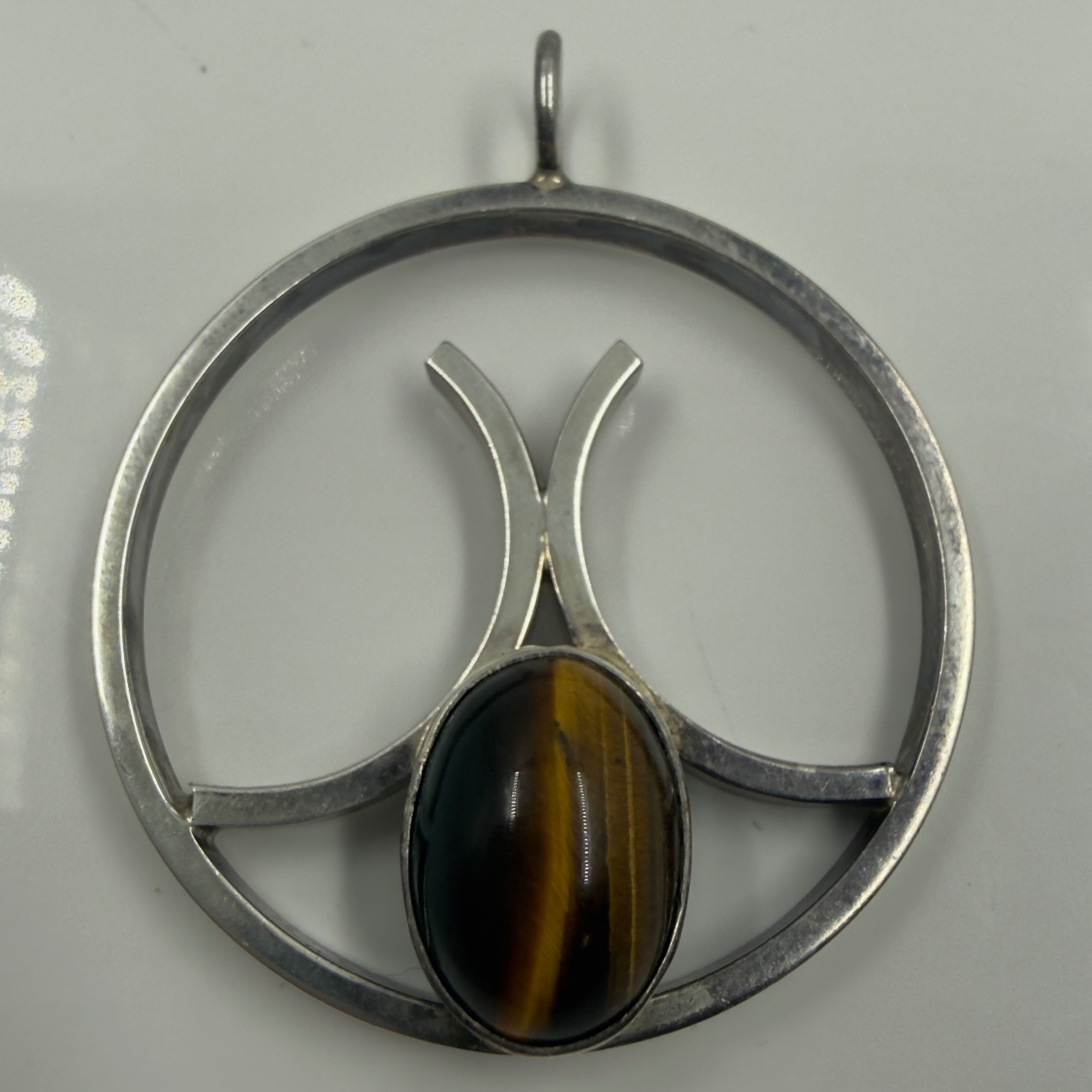Product photo for MALCOLM GRAY / ORTAK SILVER CRAFT SCOTTISH TIGERS EYE PENDANT