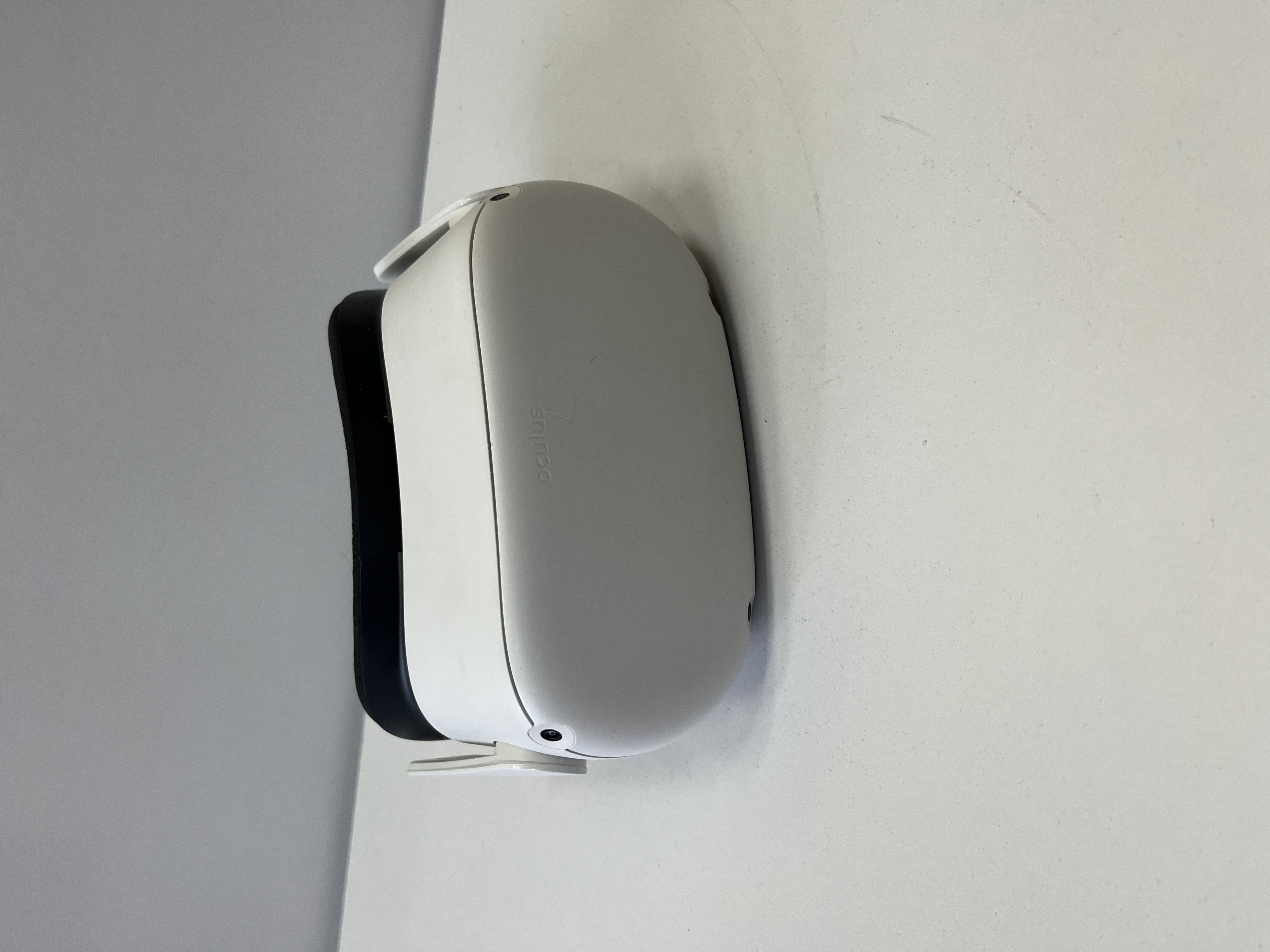 Product photo for FAULTY Quest 2 Headset 128GB WONT CHARGE