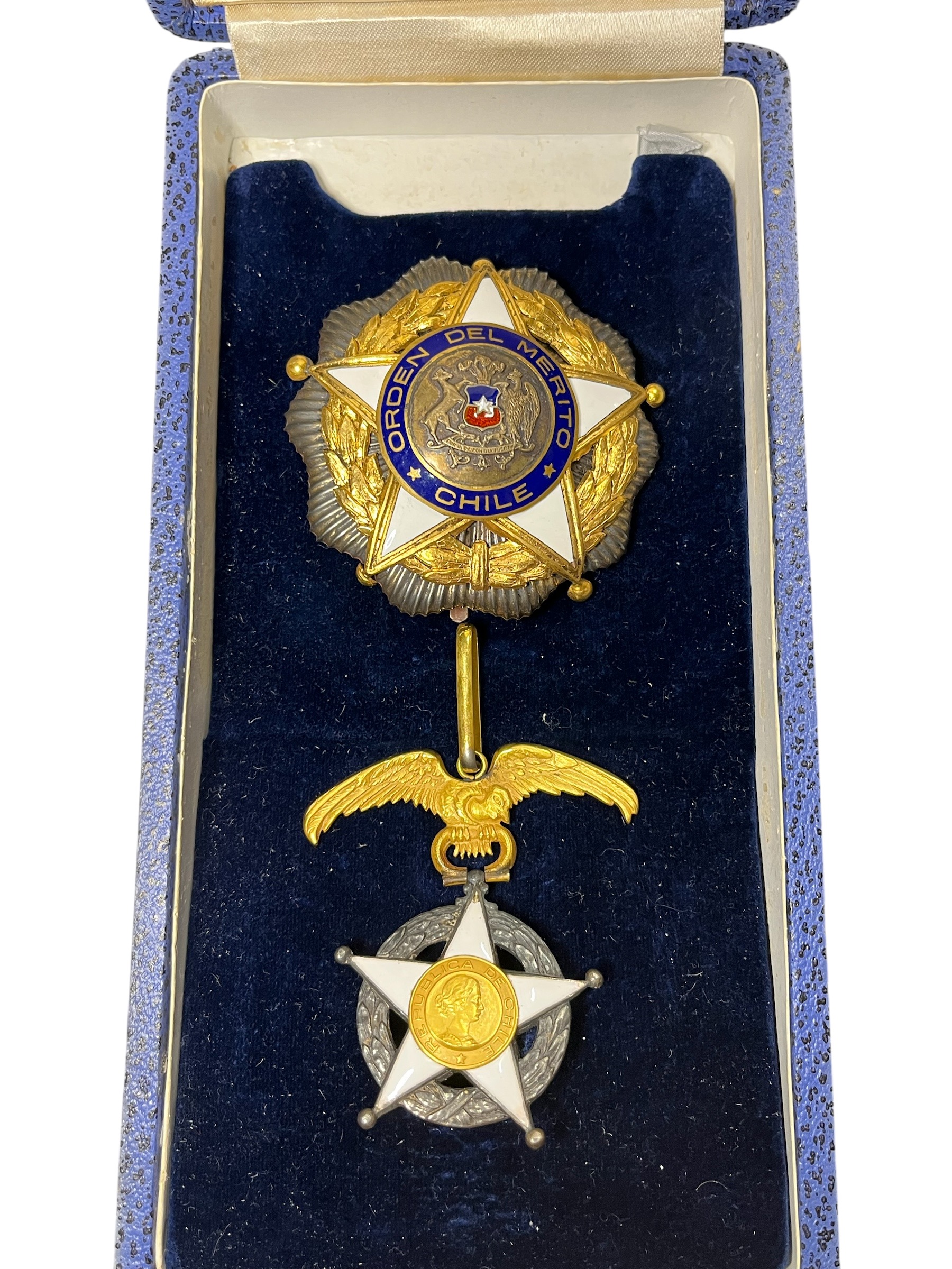 Product photo for Chilean Order of Merit Grand Officer Cased Set - Medal and Breast Star
