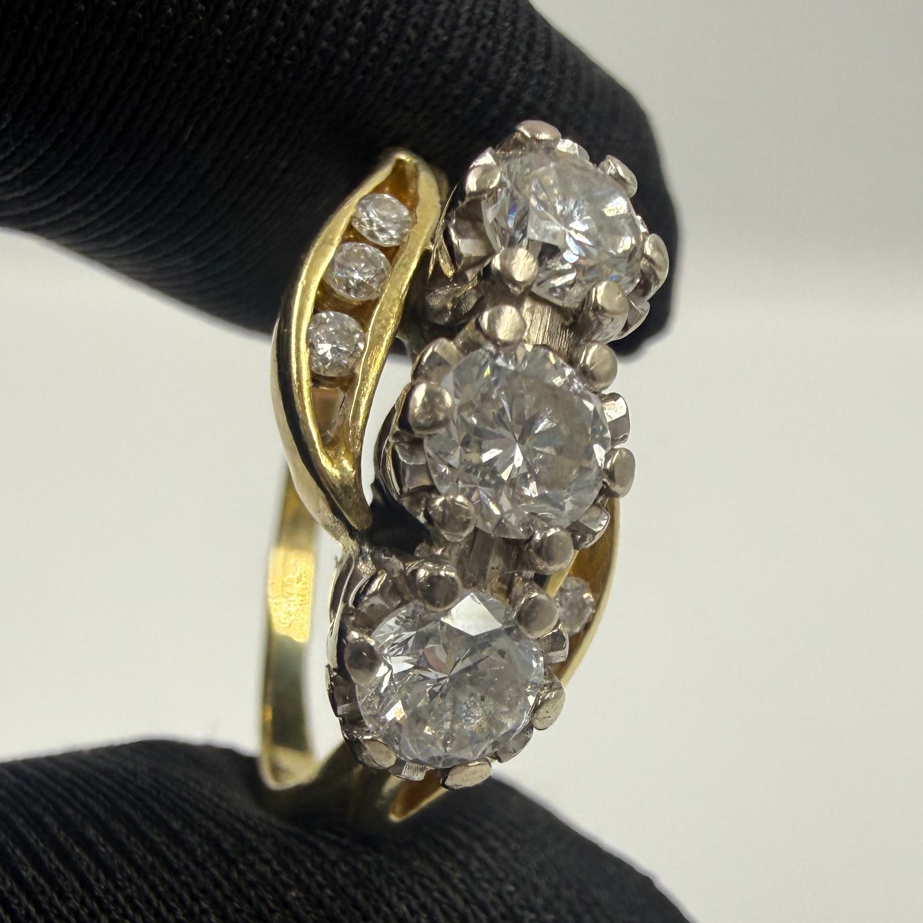 Product photo for 18CT YELLOW GOLD CROSS OVER DESIGN DIAMOND RING NRV £4,350.00 - SIZE P