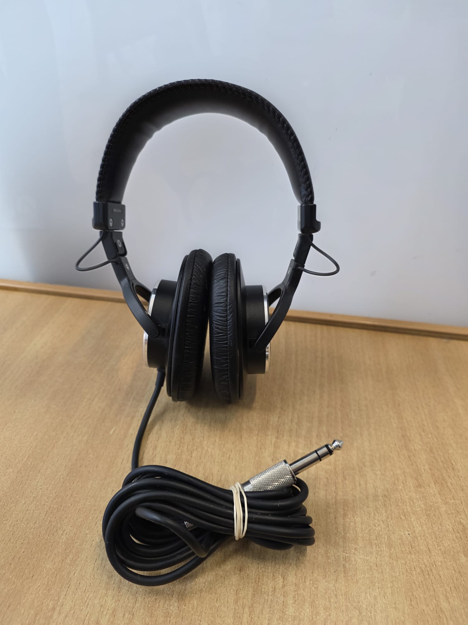 Product photo for Sony MDR-CD900ST Headphones Japanese Import Unboxed Good Condition