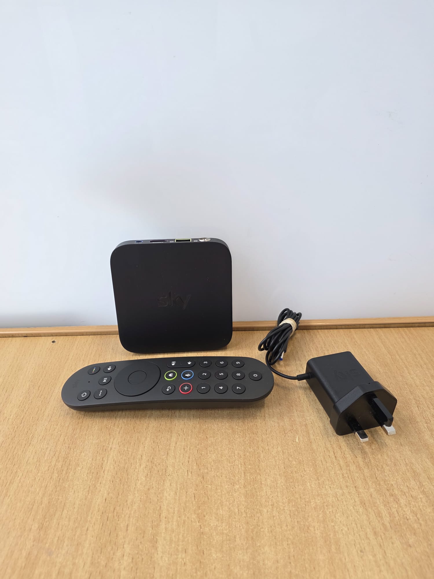 Product photo for Sky Stream Puck IP06-EF-ANT With LC103B Remote Unboxed