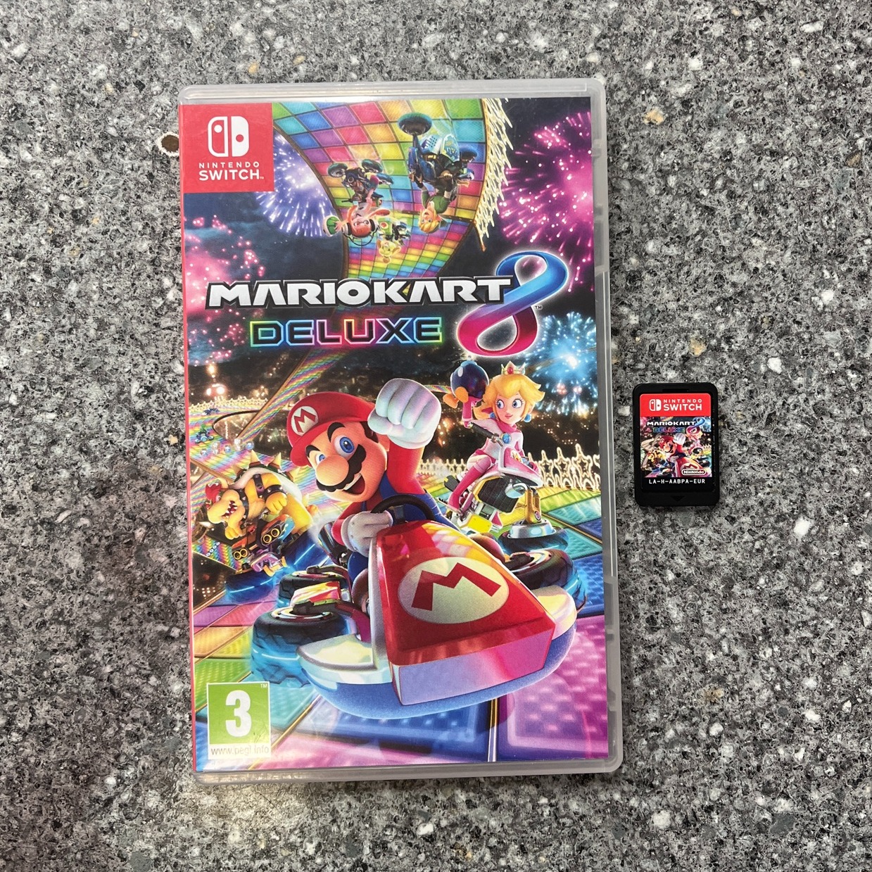 Product photo for Mario Kart 8 Deluxe (Nintendo Switch)