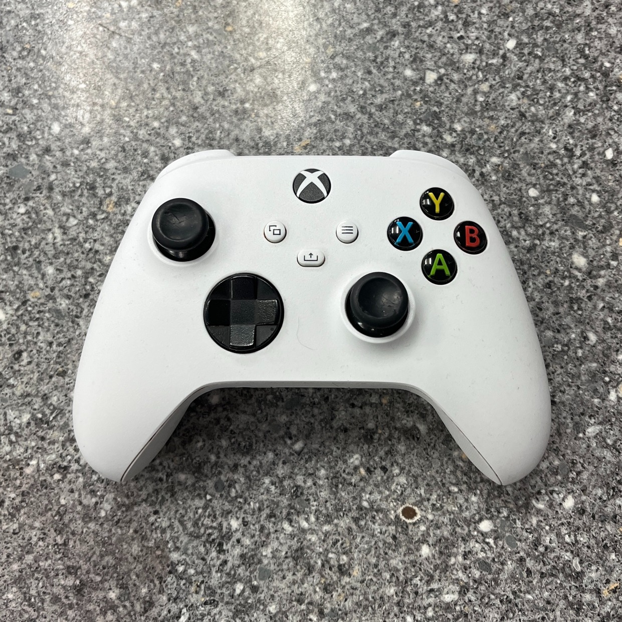Product photo for Faulty Xbox One Controller- See Description