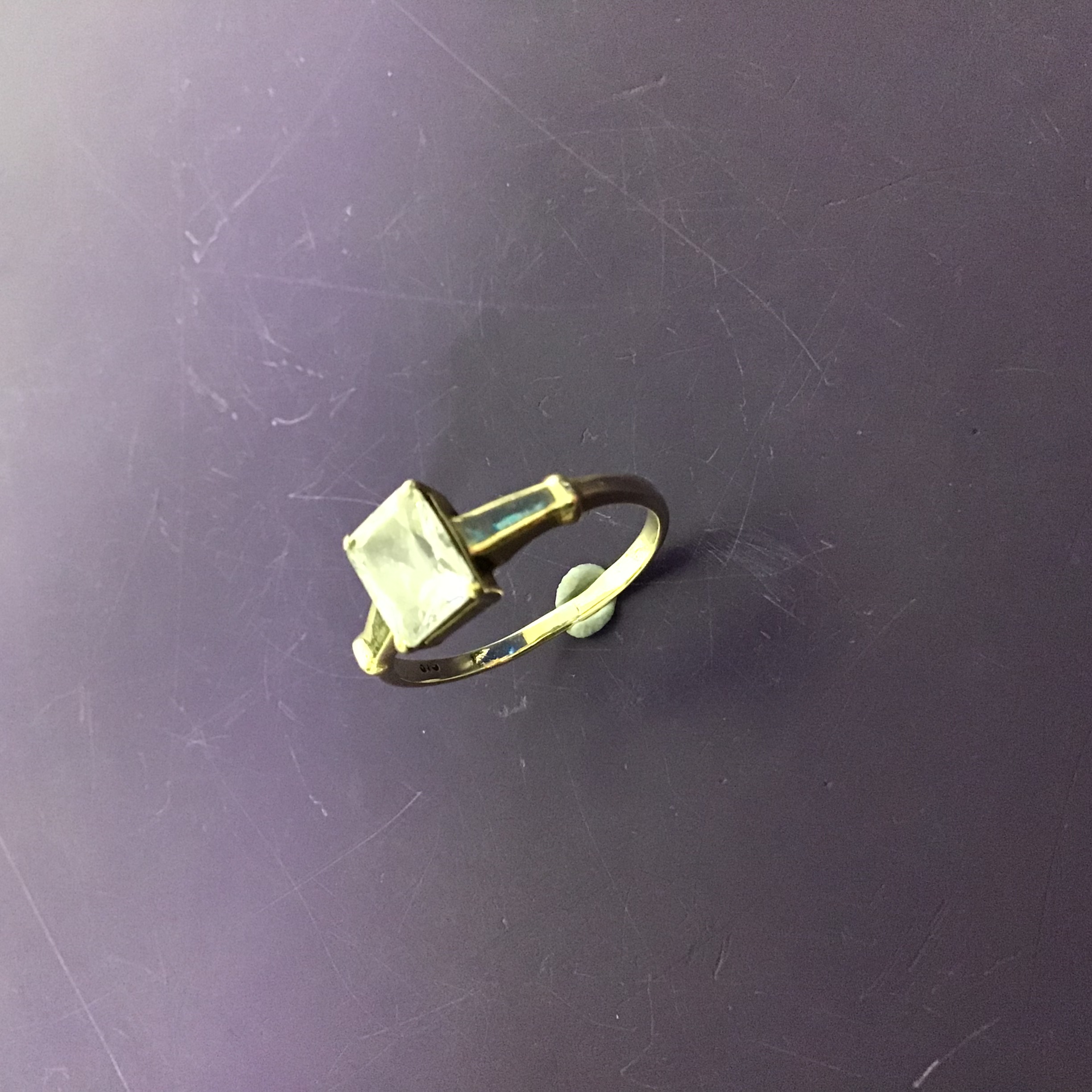 Product photo for 9ct Ring with Cubic Zerconia Stone. 2.74g
