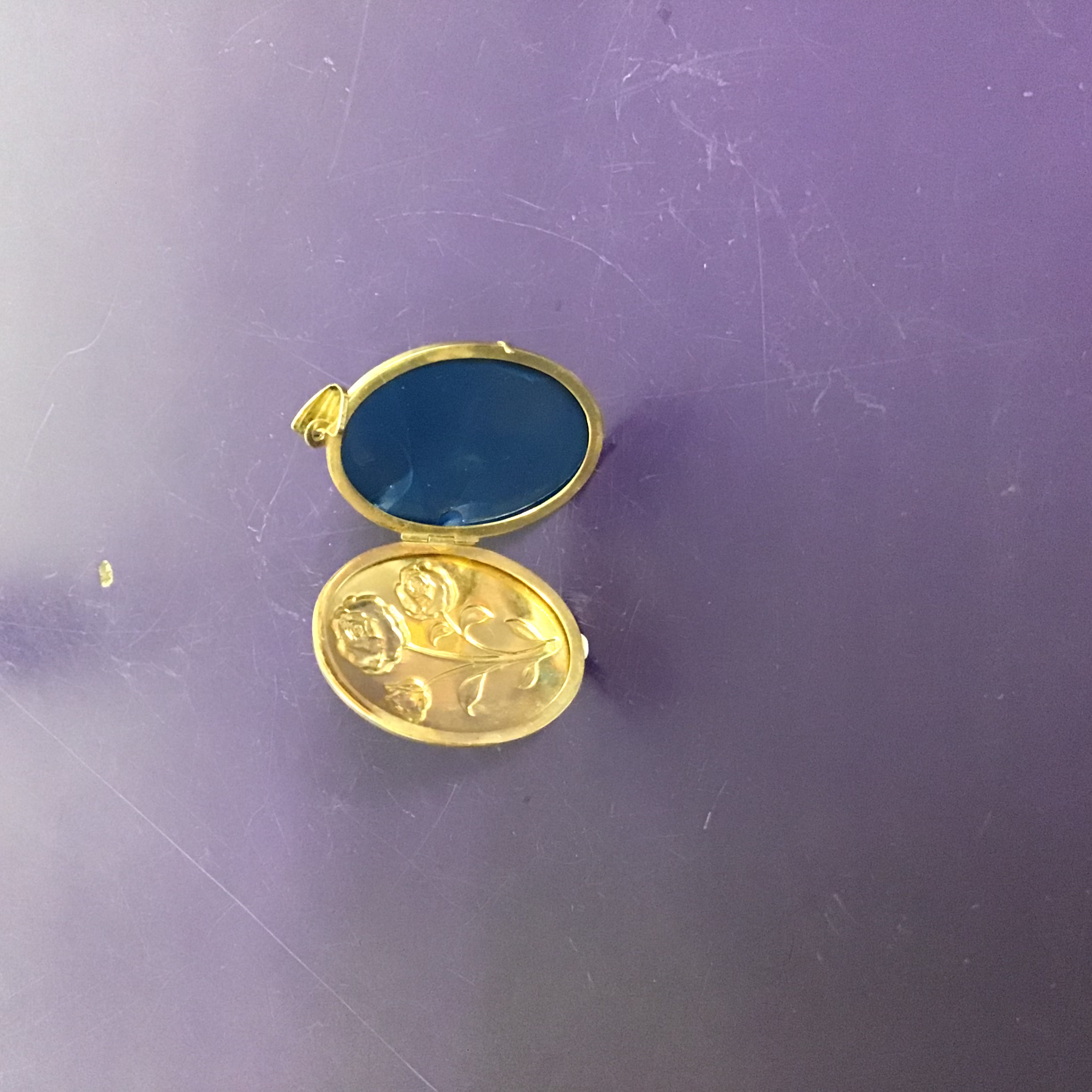Product photo for 9ct Flower Locket (no chain) 5.74g