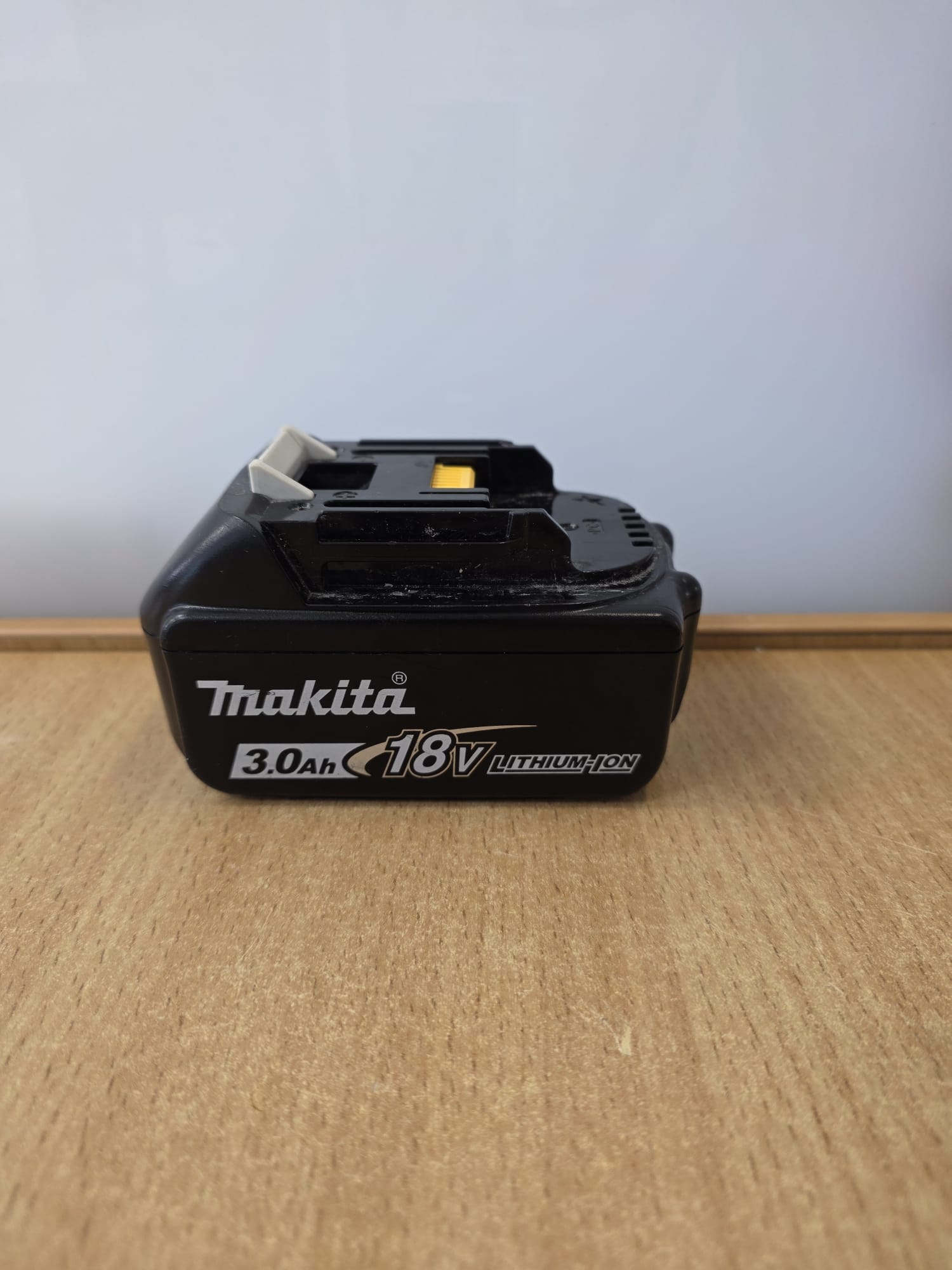 Product photo for Makita BL1830B 18V 3.0Ah Battery Unboxed - 12 Month Warranty