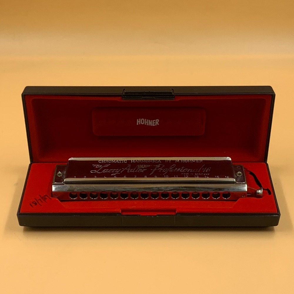 Pre-owned THE LARRY ADLER PROFESSIONAL 16 CHROMATIC HARMONICA