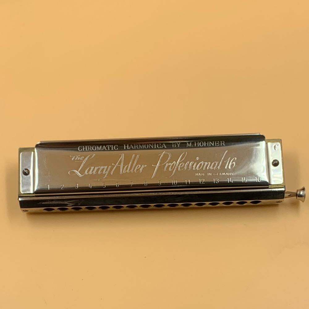 Pre-owned THE LARRY ADLER PROFESSIONAL 16 CHROMATIC HARMONICA